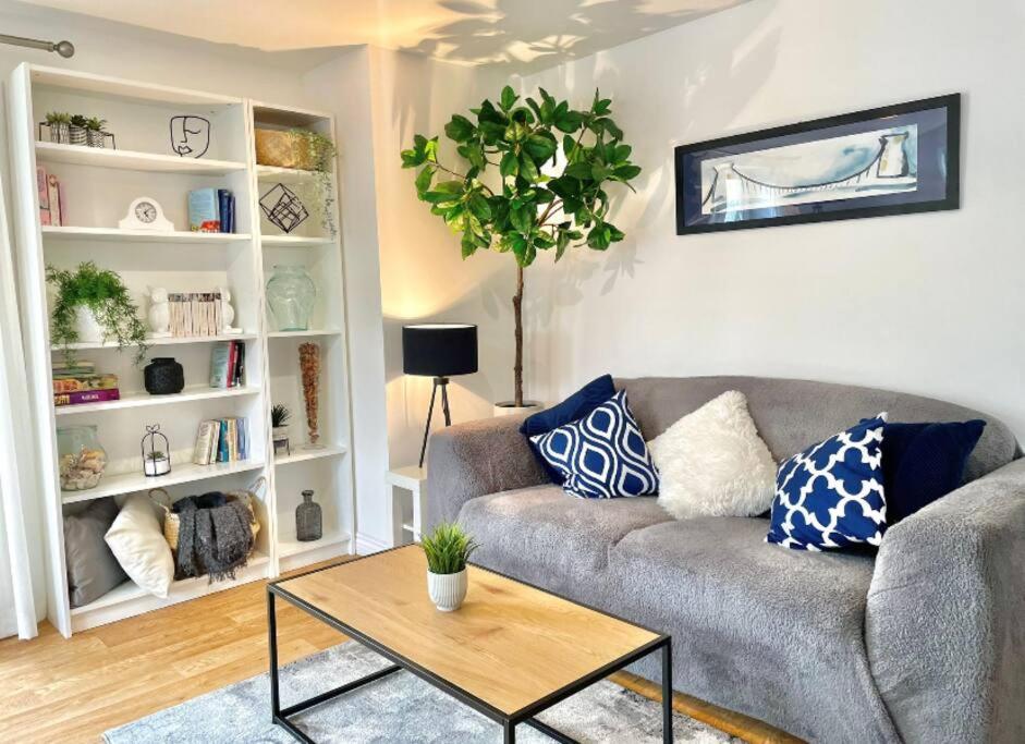 Lovely 2-Bedroom Bristol Apartment. Free Parking. Exterior photo